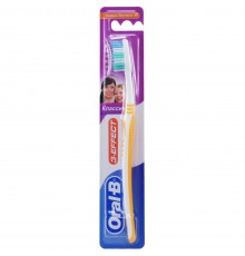 Зубная щётка Oral-B 3-Эффект Classic средней жесткости